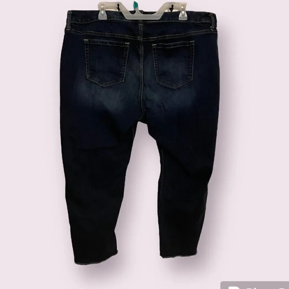 TORRID | Distressed Jeans - Picture 4 of 6